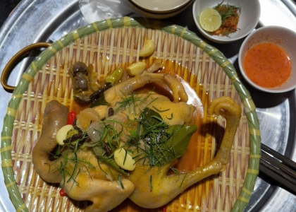 goi-y-quan-an-ho-dau-tieng-ngon-de-di-phu-hop-di-gia-dinh-va-nhom-ban