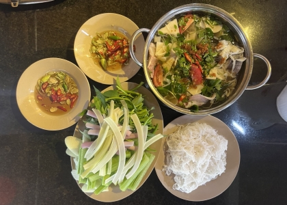 co-tu-quan-quan-an-ho-dau-tieng-dam-chat-mien-que-an-ngon-nho-lau